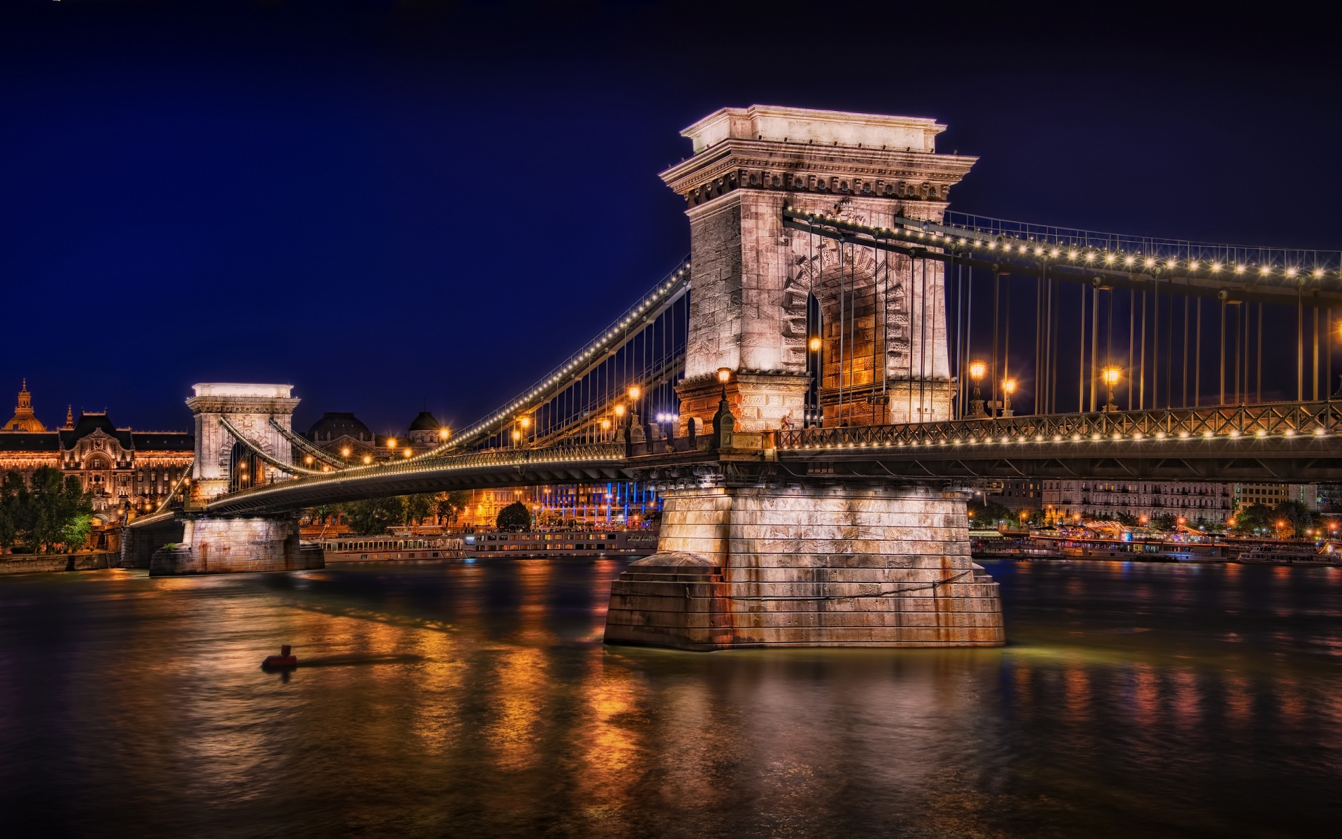 Картинки ночь, река, цепной мост, мост, огни, залив, будапешт фото и обои на рабочий стол