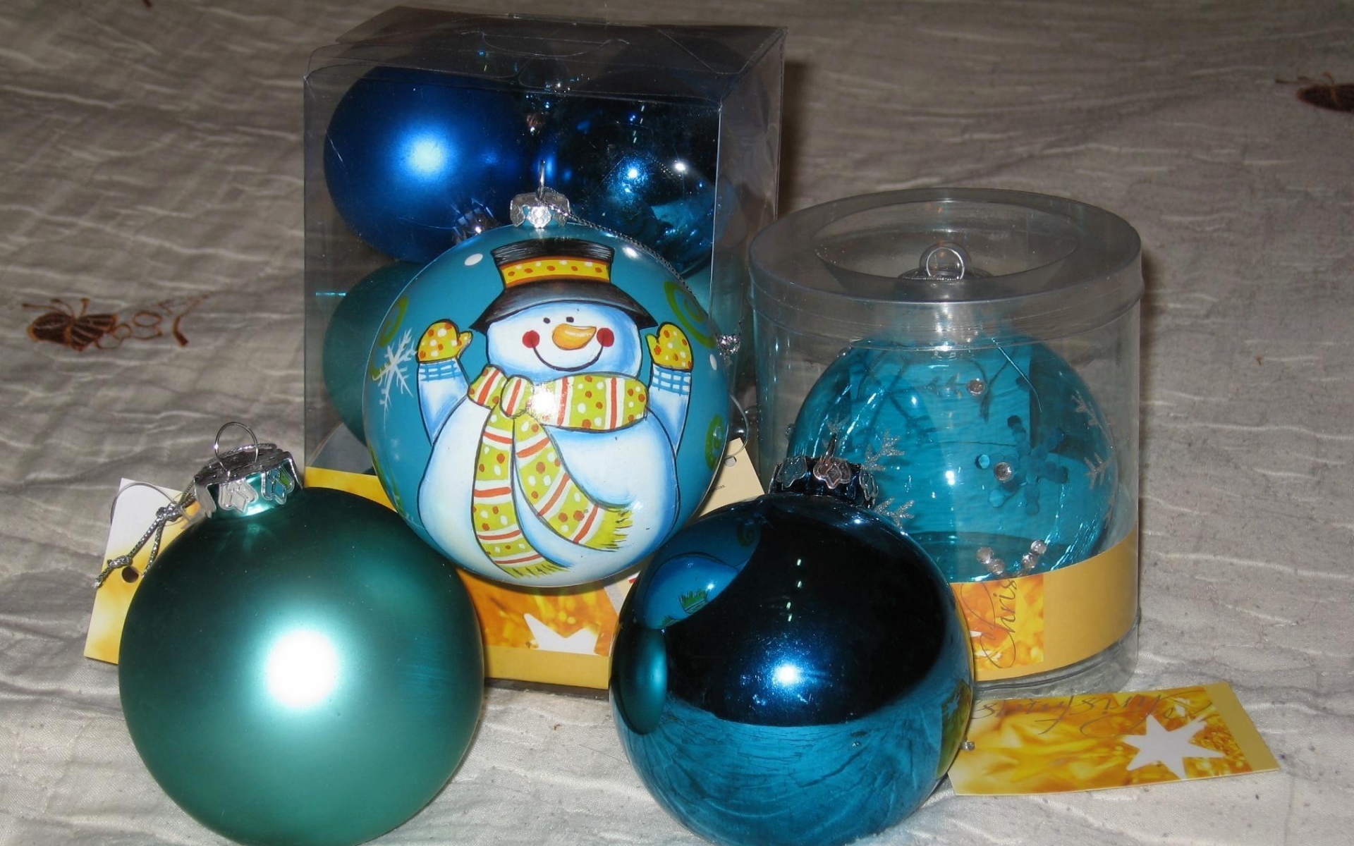 Картинки Рождественские игрушки, шары, снеговик, упаковка фото и обои на рабочий стол