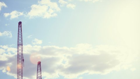 Город, порт, подъемники, краны, здания, небо, облака