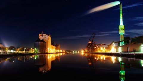 Город, док, порт, труба, огни, ночь