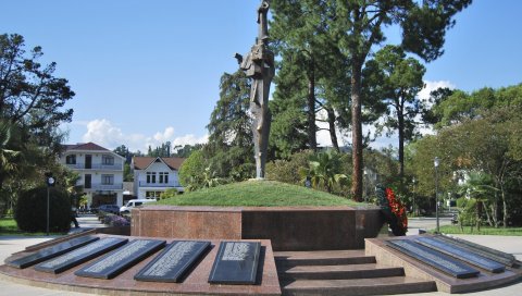 Абхазия, сухуми, столица, памятник солдатам