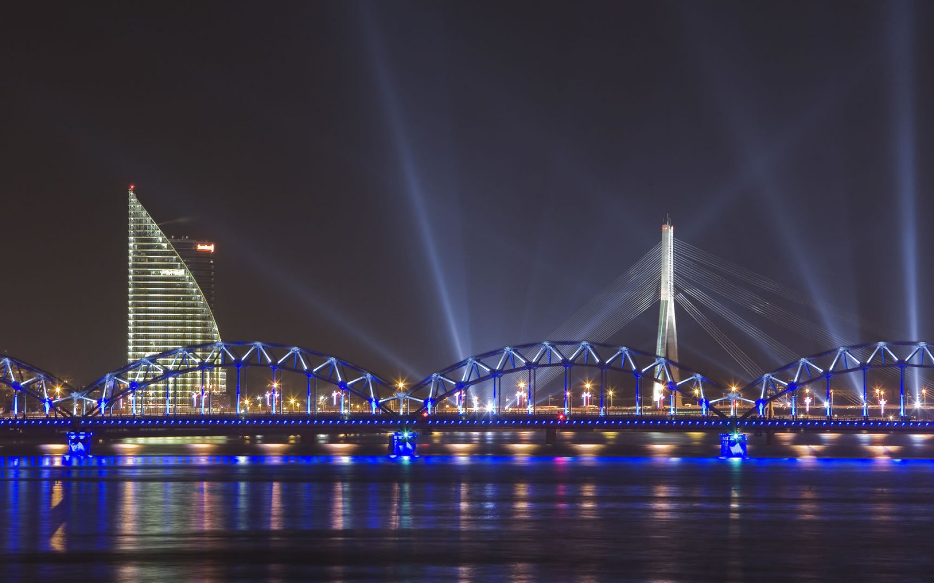 Картинки Сарай, мост, река, балки, кабельный мост фото и обои на рабочий стол