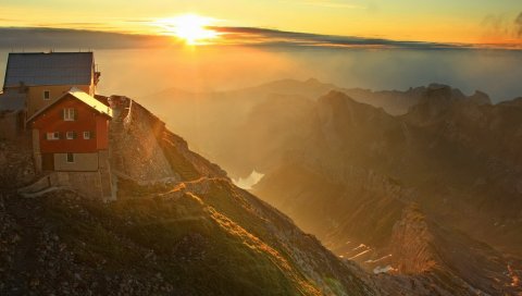 Солнце, вечер, закат, туман, дымка, дома, перерыв