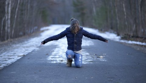 Девушка, дорога, настроение, полет