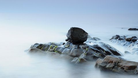 Камни, мхи, камни, гладкая поверхность, тишина, туман, вуаль, мокрый, блок