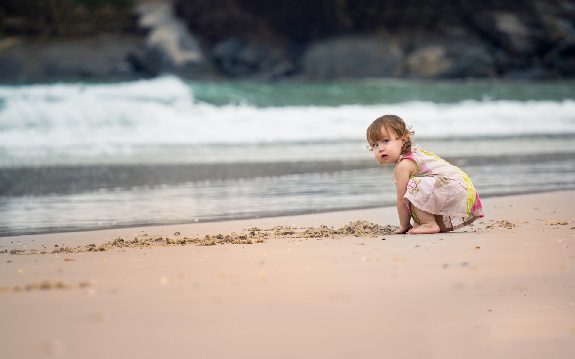 Картинки Ребенок, пена, море, пляж, песок фото и обои на рабочий стол