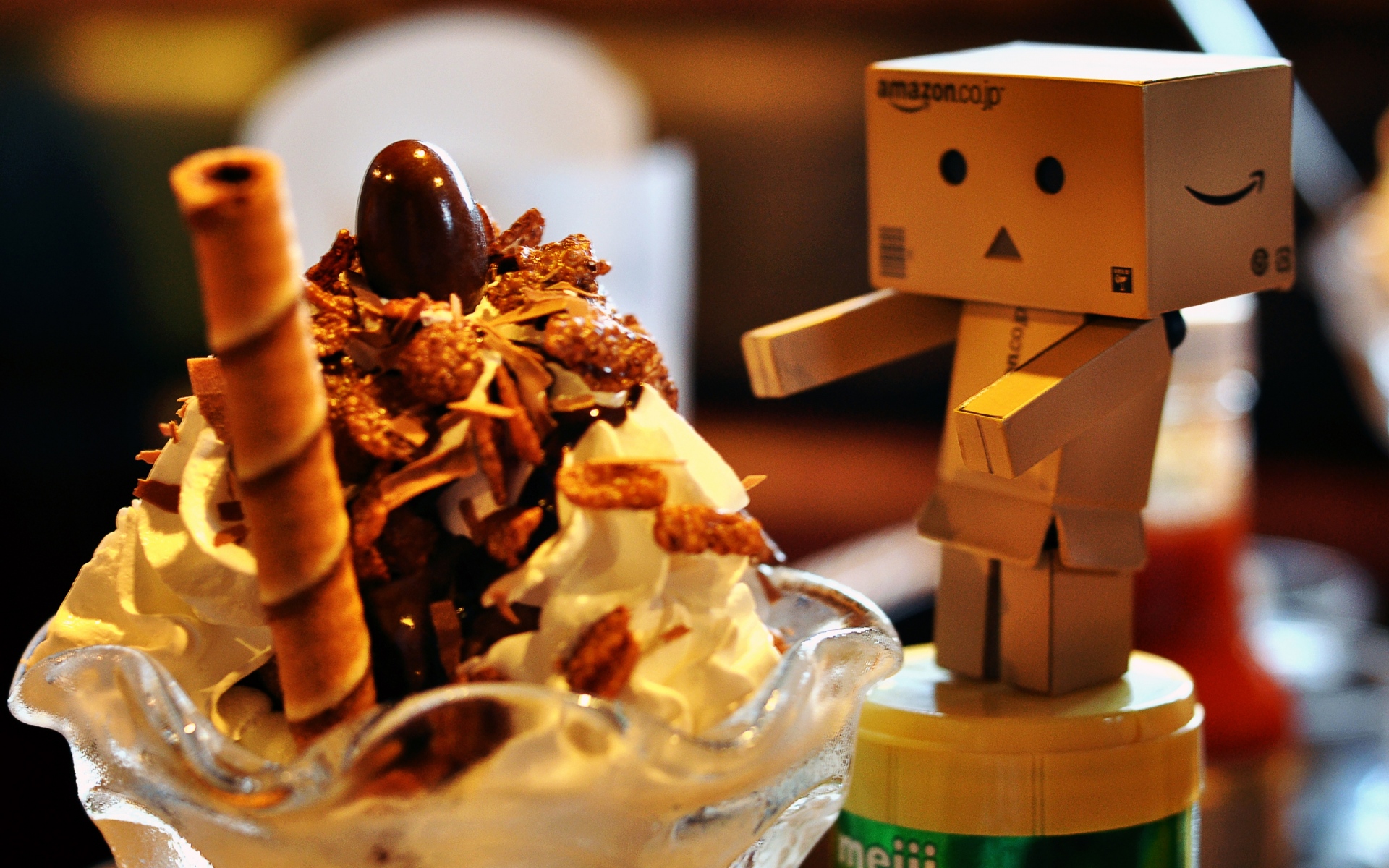 Картинки danboard , торт, картонный робот, десерт, корица фото и обои на рабочий стол