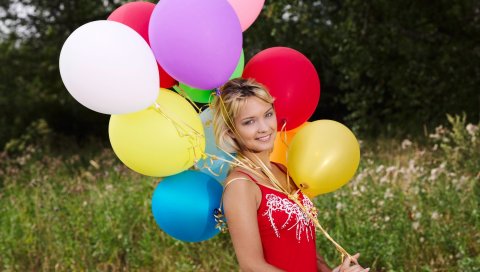 Девушка, воздушные шары, трава, поле, улыбаясь, блондинка