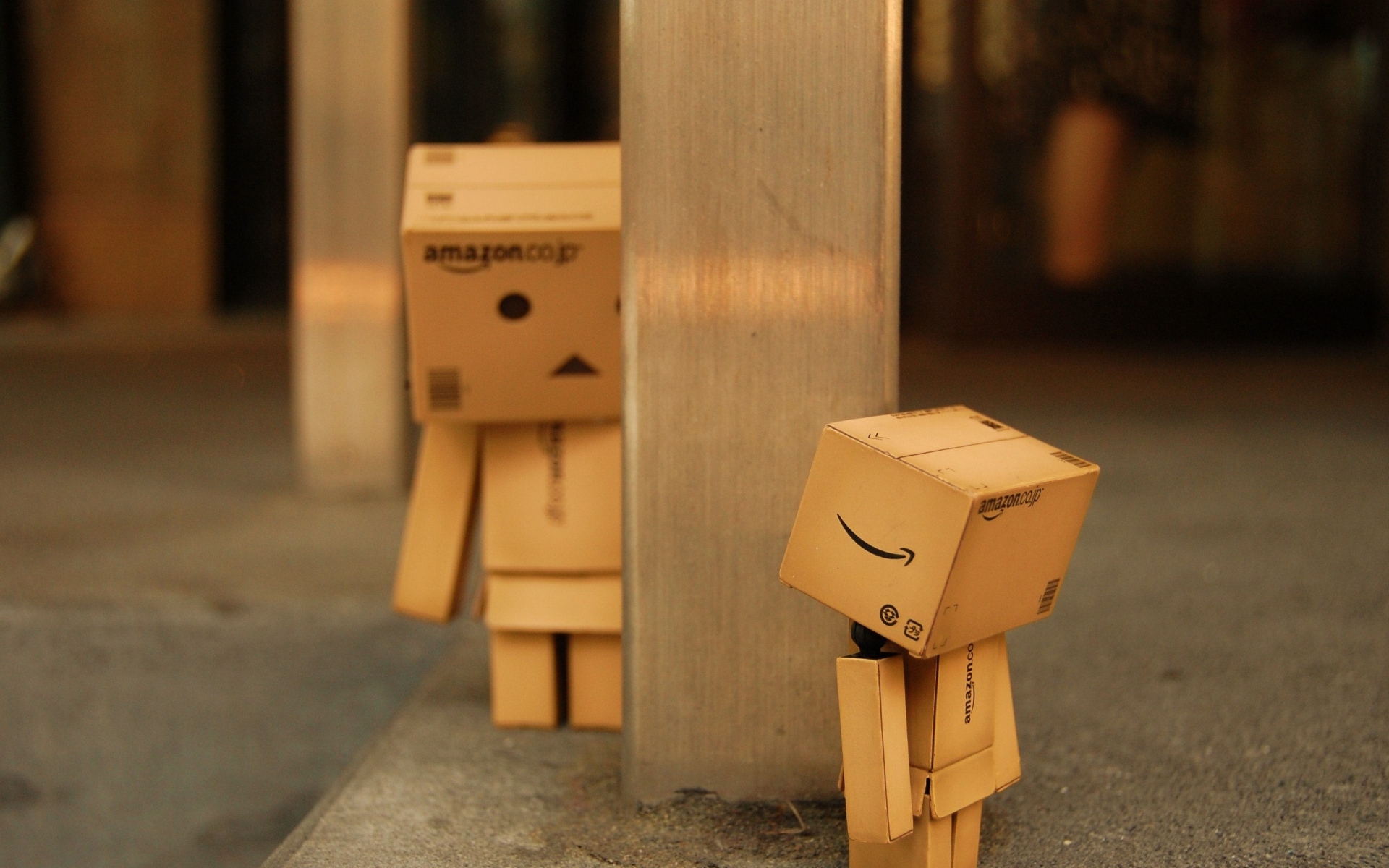 Картинки Danboard, картонный робот, пара, скрыть фото и обои на рабочий стол