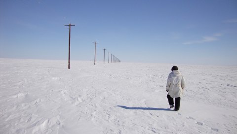 Тундра, люди, снег, следы