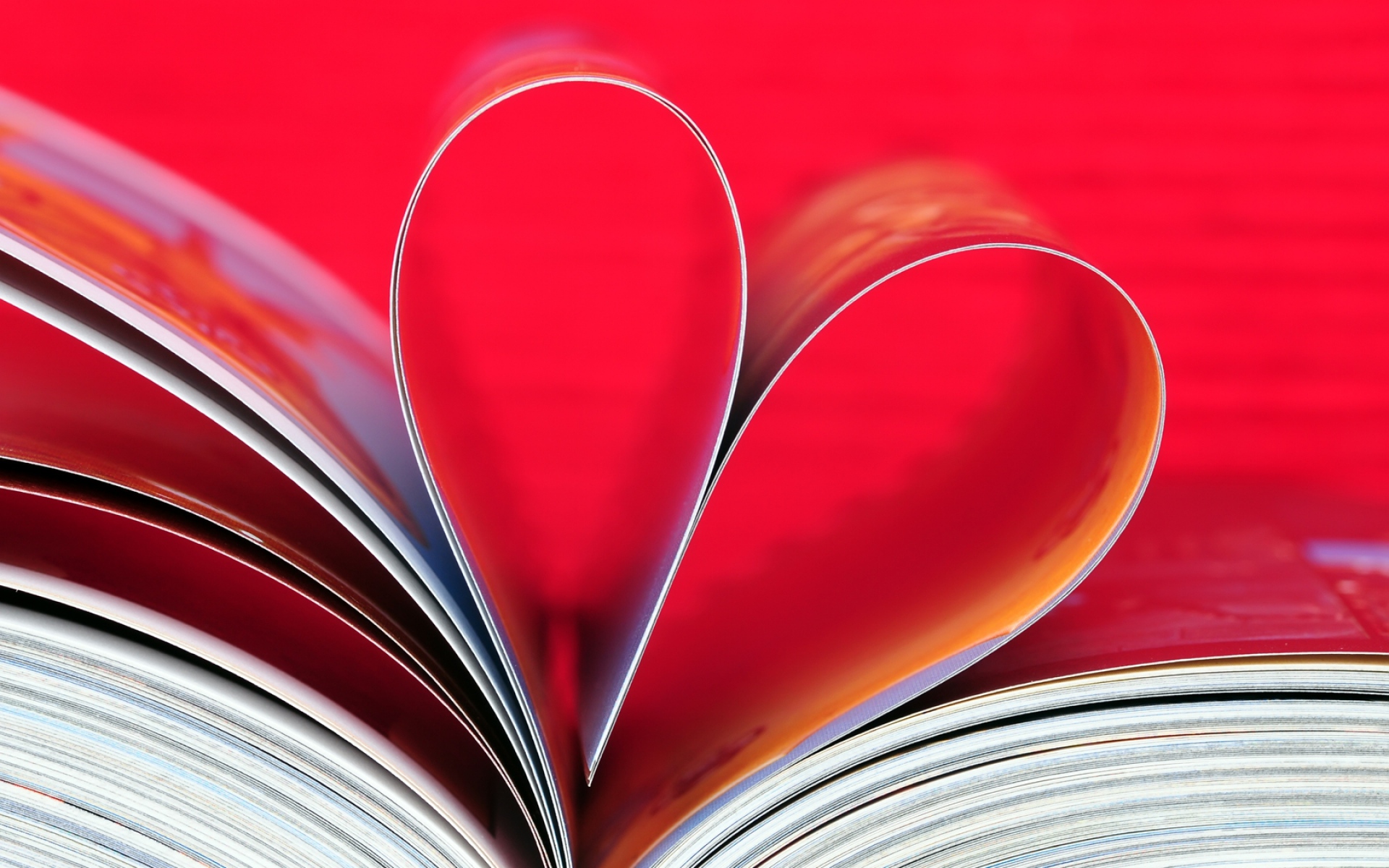 Картинки Сердце, книга, яркий, страница, журнал, чувства фото и обои на рабочий стол