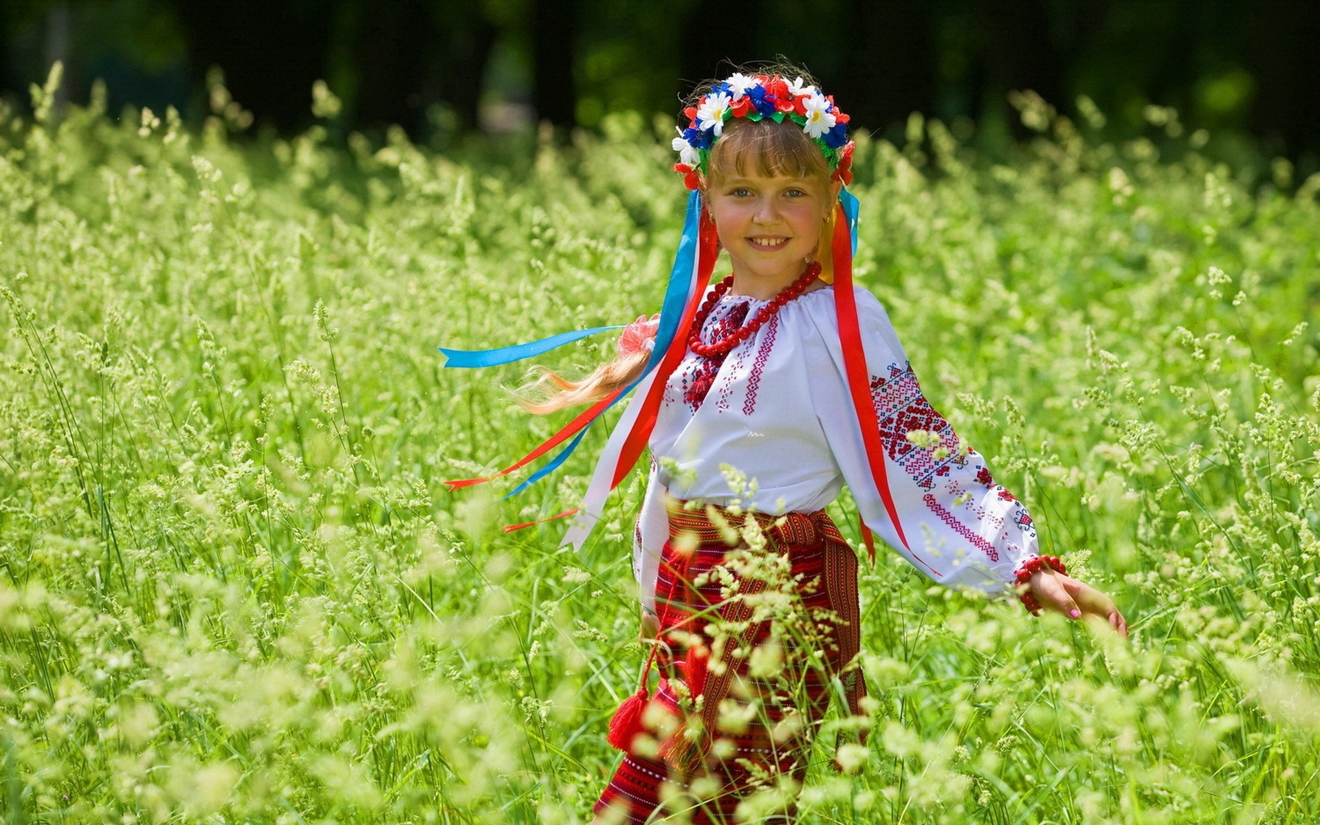 Картинки Девушка, поле, лето, ребенок фото и обои на рабочий стол