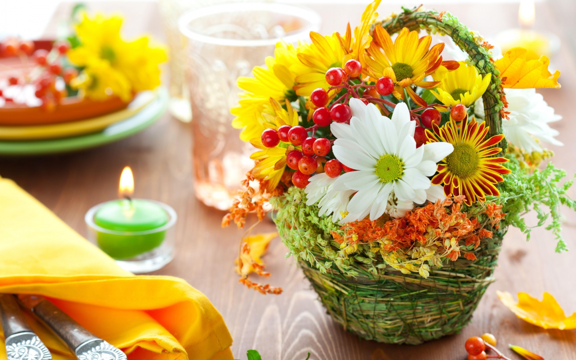 Картинки Хризантемы, цветы, фрукты, корзина, свеча, подача фото и обои на рабочий стол