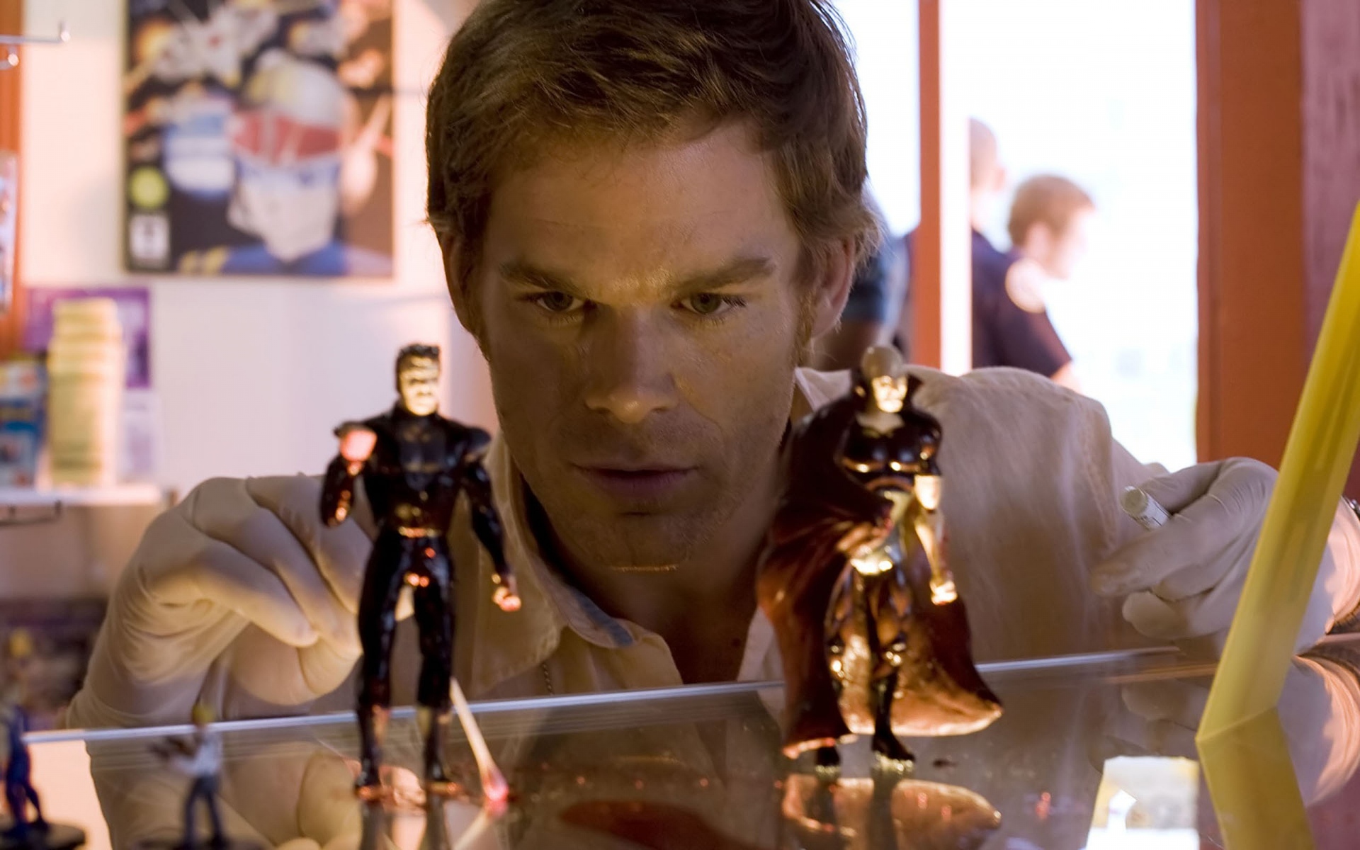 Картинки Dexter morgan, dexter, зал майкла, медицинский эксперт, наблюдение, размышление, фото и обои на рабочий стол