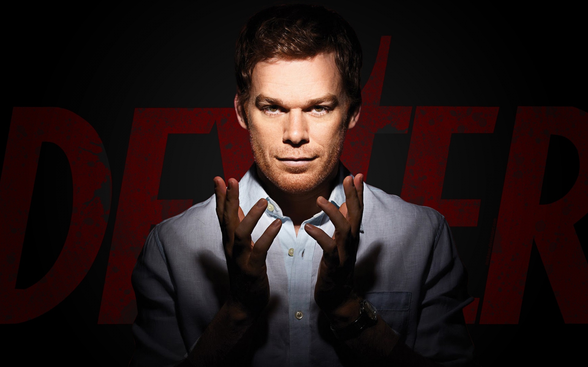 Картинки Michael c hall, dexter morgan, dexter, рубашка, тень, рука, часы, волосы, улыбка, обаяние, профессионал, маэстро фото и обои на рабочий стол