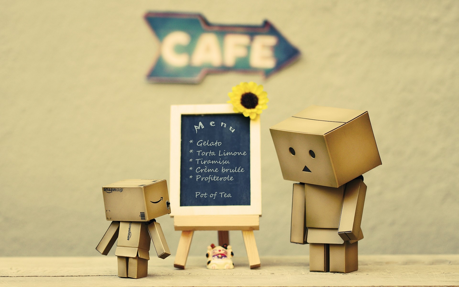 Картинки Danboard, пар, картонный робот, кафе, настроение фото и обои на рабочий стол
