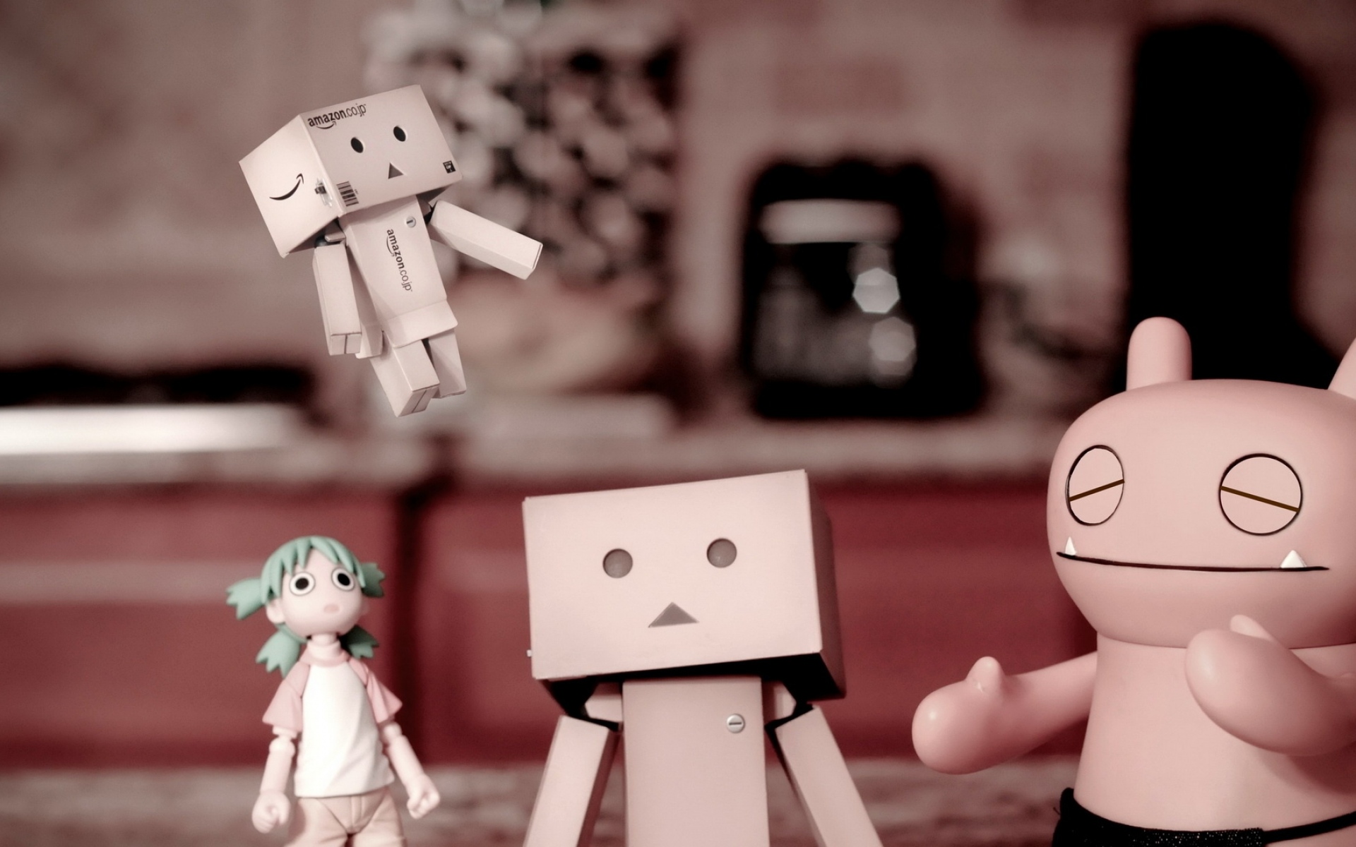 Картинки Danboard, коробки, робот, друзья, игрушки, развлечения фото и обои на рабочий стол