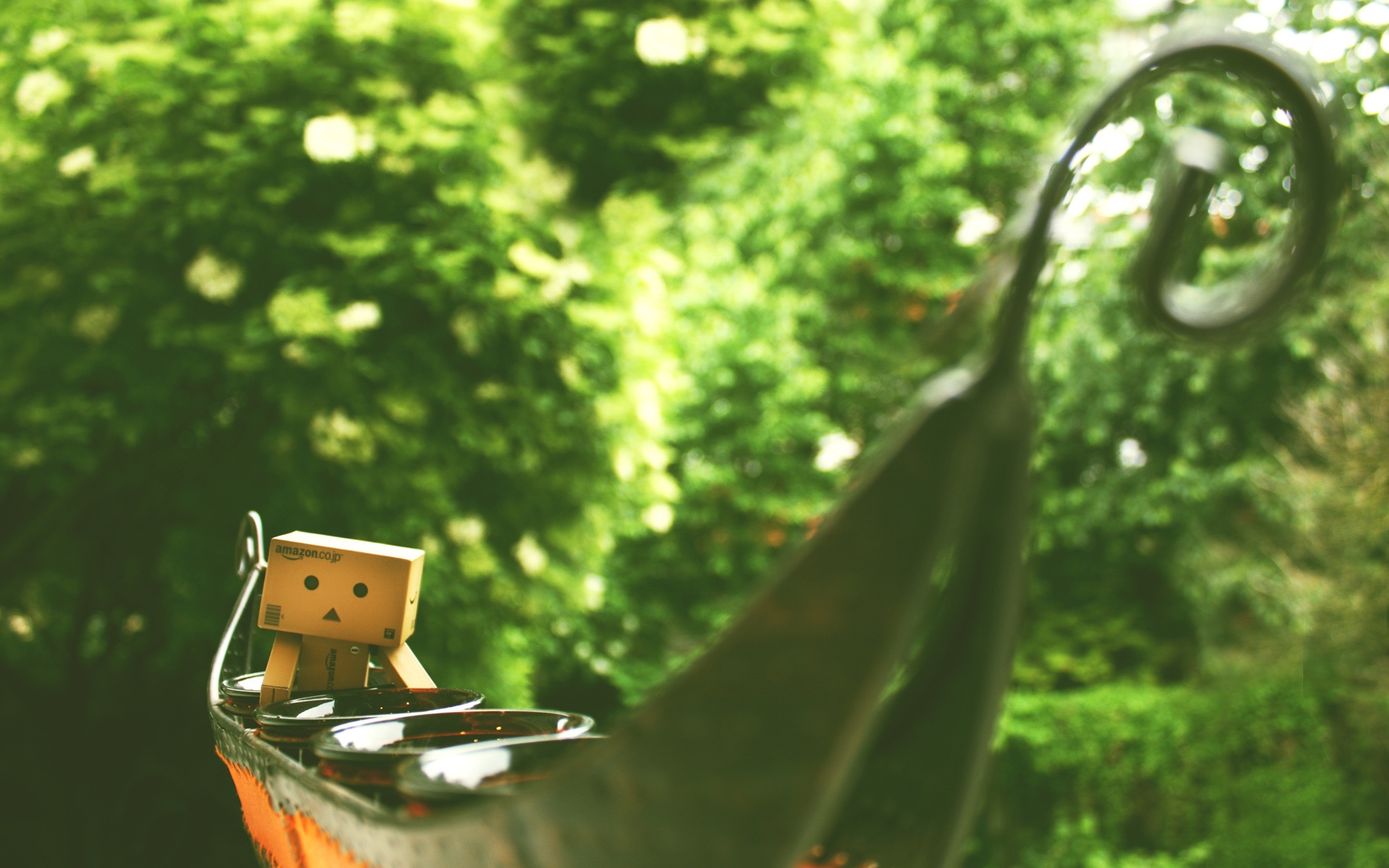 Картинки Danboard, коробки, робот, прогулка, фото и обои на рабочий стол