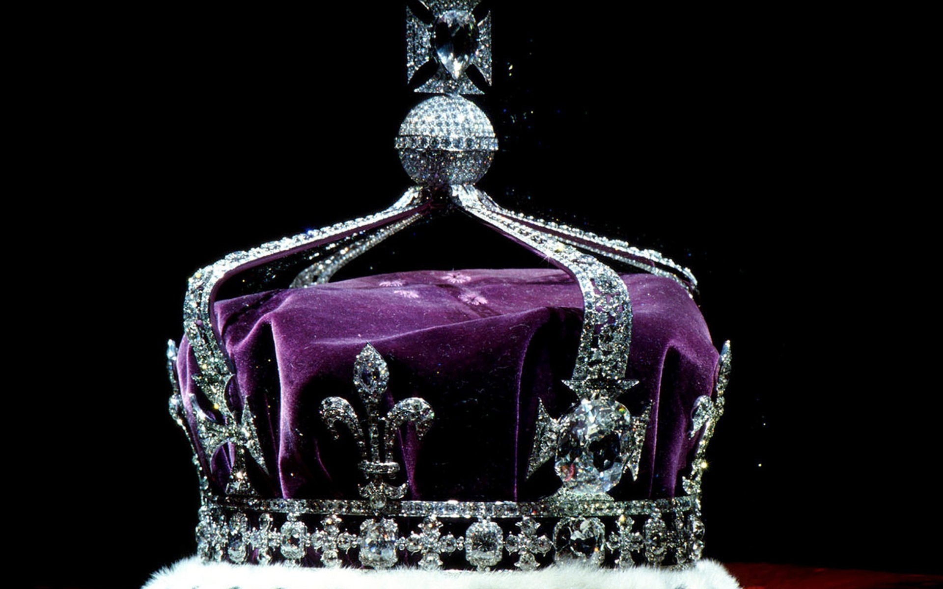 Картинки Корона, бриллианты, ювелирные изделия фото и обои на рабочий стол