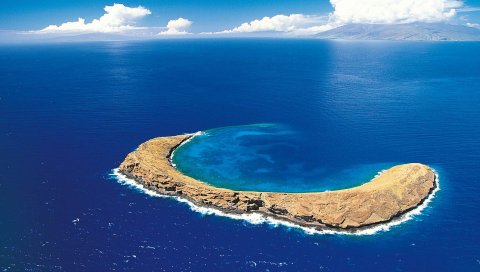 остров, скалы, рифы, голубая вода, высокие морские
