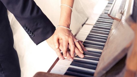 пара, руки, ювелирные изделия, свадьба, пианино, клавиши