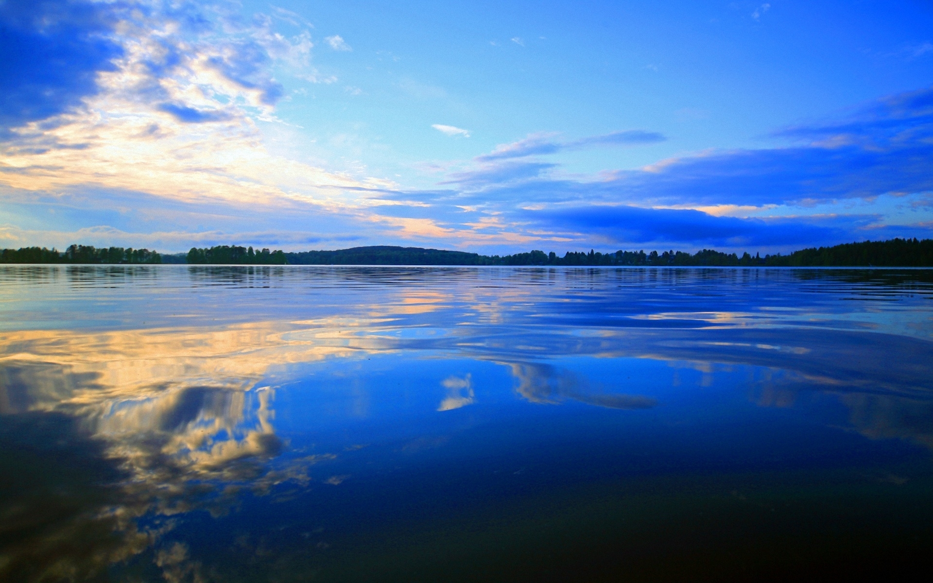 Reflection. Гладь озера. Зеркальная гладь озера. Голубая гладь озера. Зеркальная гладь воды.