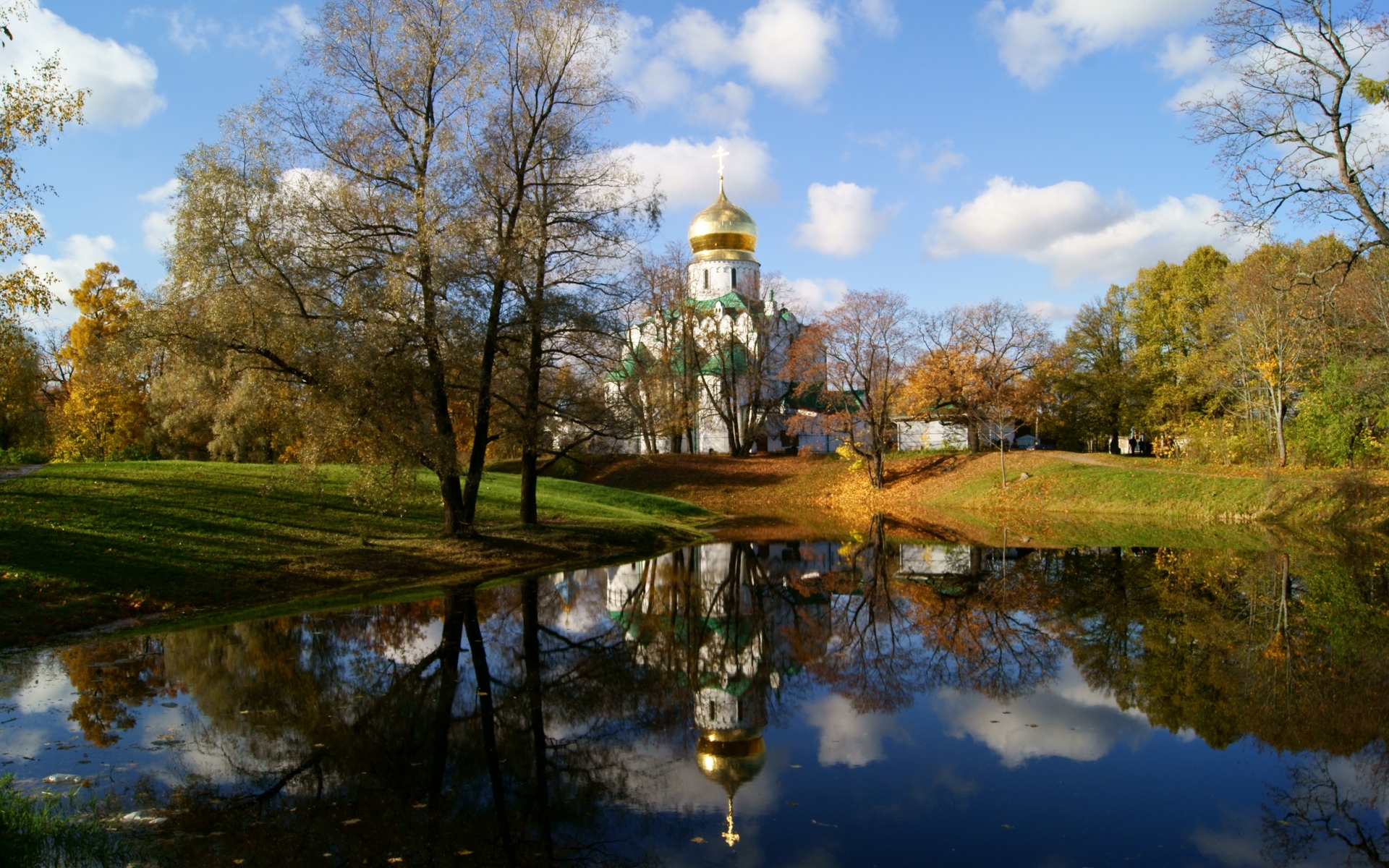 Картинки Храм, церковь, святыня, купол, озеро, осень, петербург фото и обои на рабочий стол