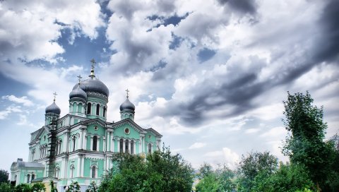 Собор, камень, лес, природа, небо, облака