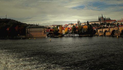 Праге, Чешская республика, река, пляж, здание, рябь
