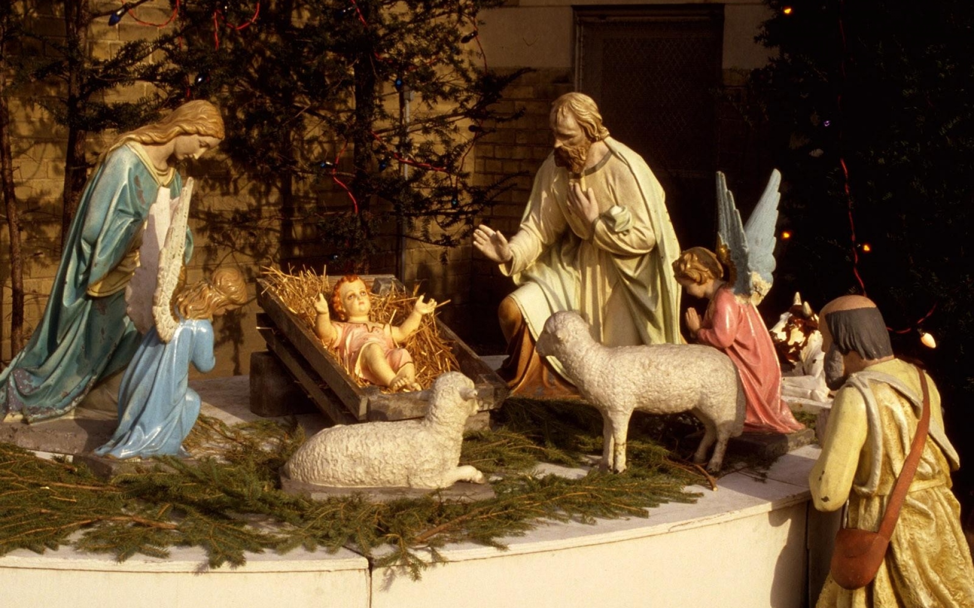 Картинки Рождество, праздник, Иисус, ясли, овец, игла, люди, ангелы, статуэтки фото и обои на рабочий стол