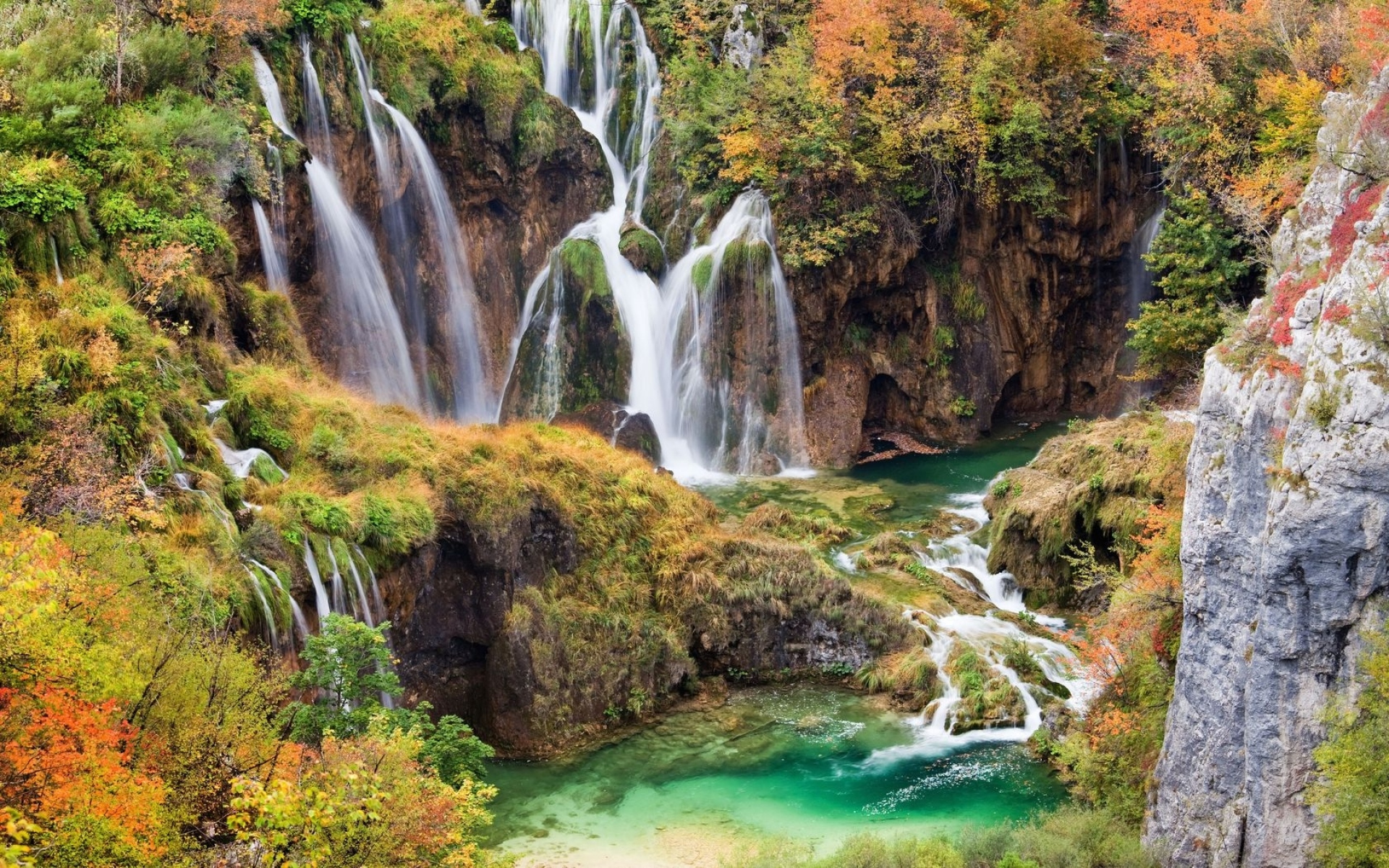 Картинки Скалы, падения, перерывы, растительность фото и обои на рабочий стол