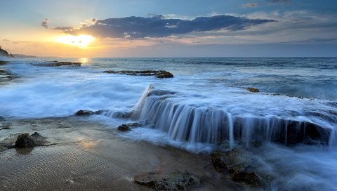 Вечер, вода, волна, каменистый берег, морской шум