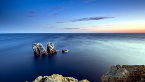 Море, спокойствие, камни, гладкая поверхность