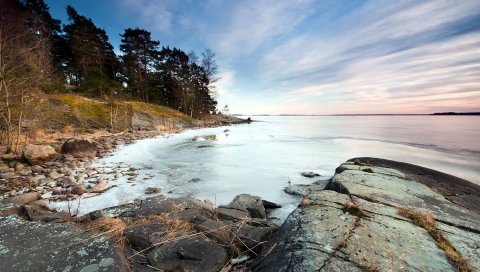 Берег, валуны, камни, деревья, лед, осень