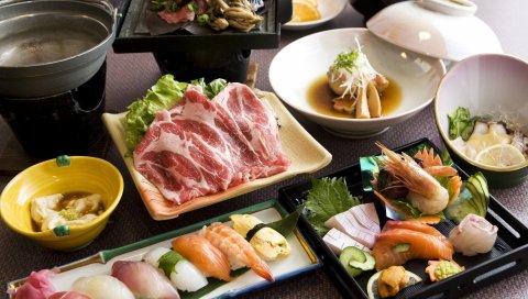 Суши, мясо, морепродукты, рыба, китайская кухня