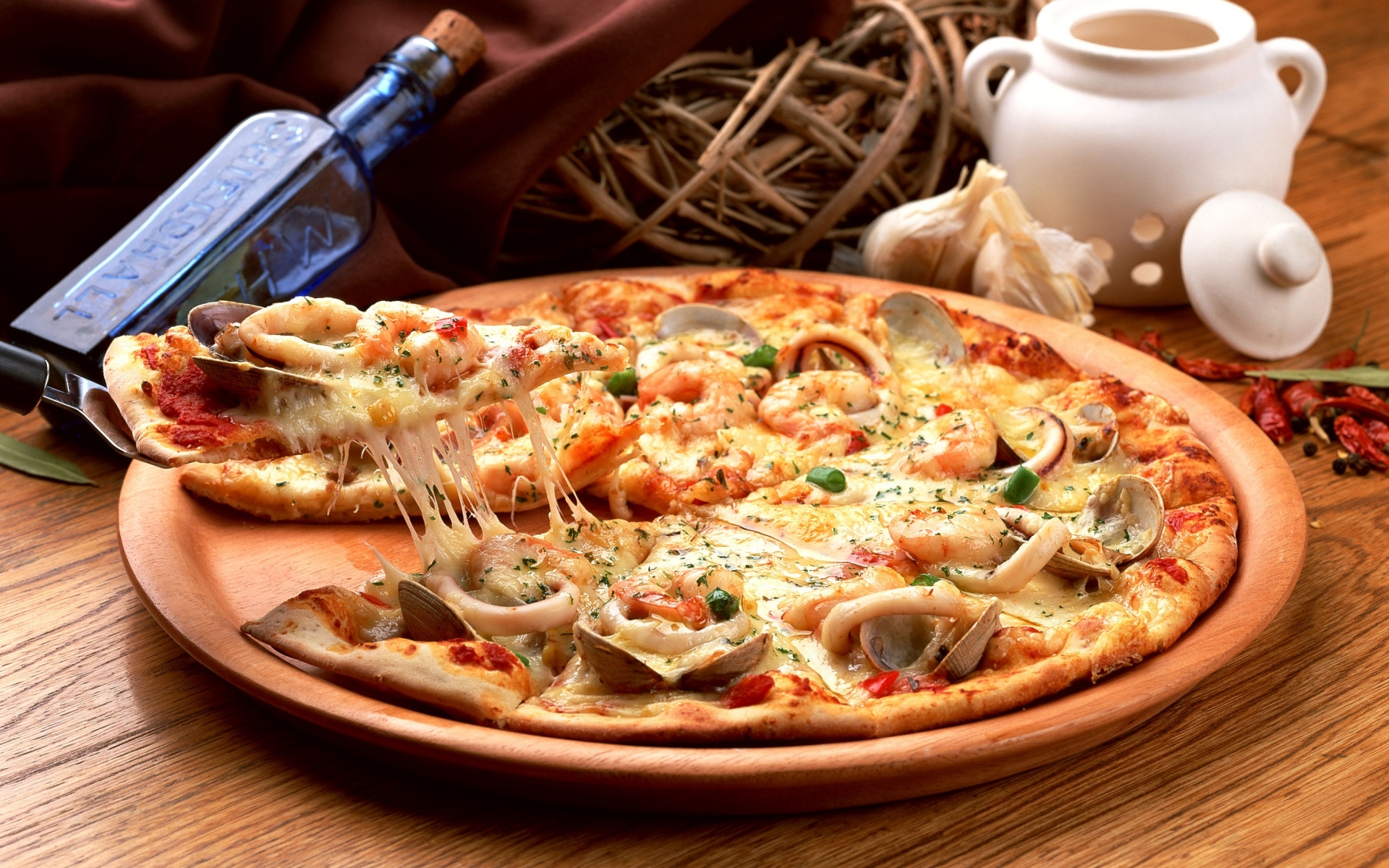 Картинки Пицца, чеснок, масло, порции, сыр фото и обои на рабочий стол