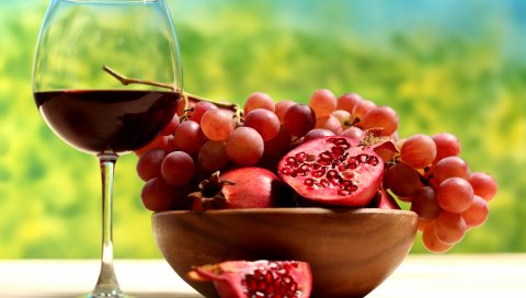 Гранат, вино, стекло, виноград