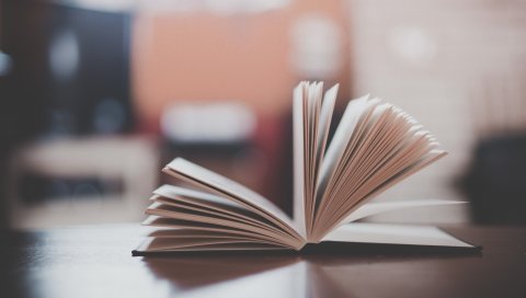 Книги, таблицы, листы, страницы, свет