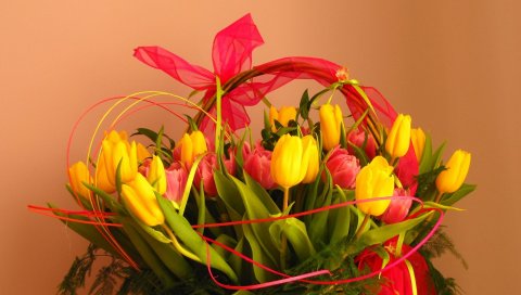Тюльпаны, цветы, букет, корзина, украшение, лента, зелень