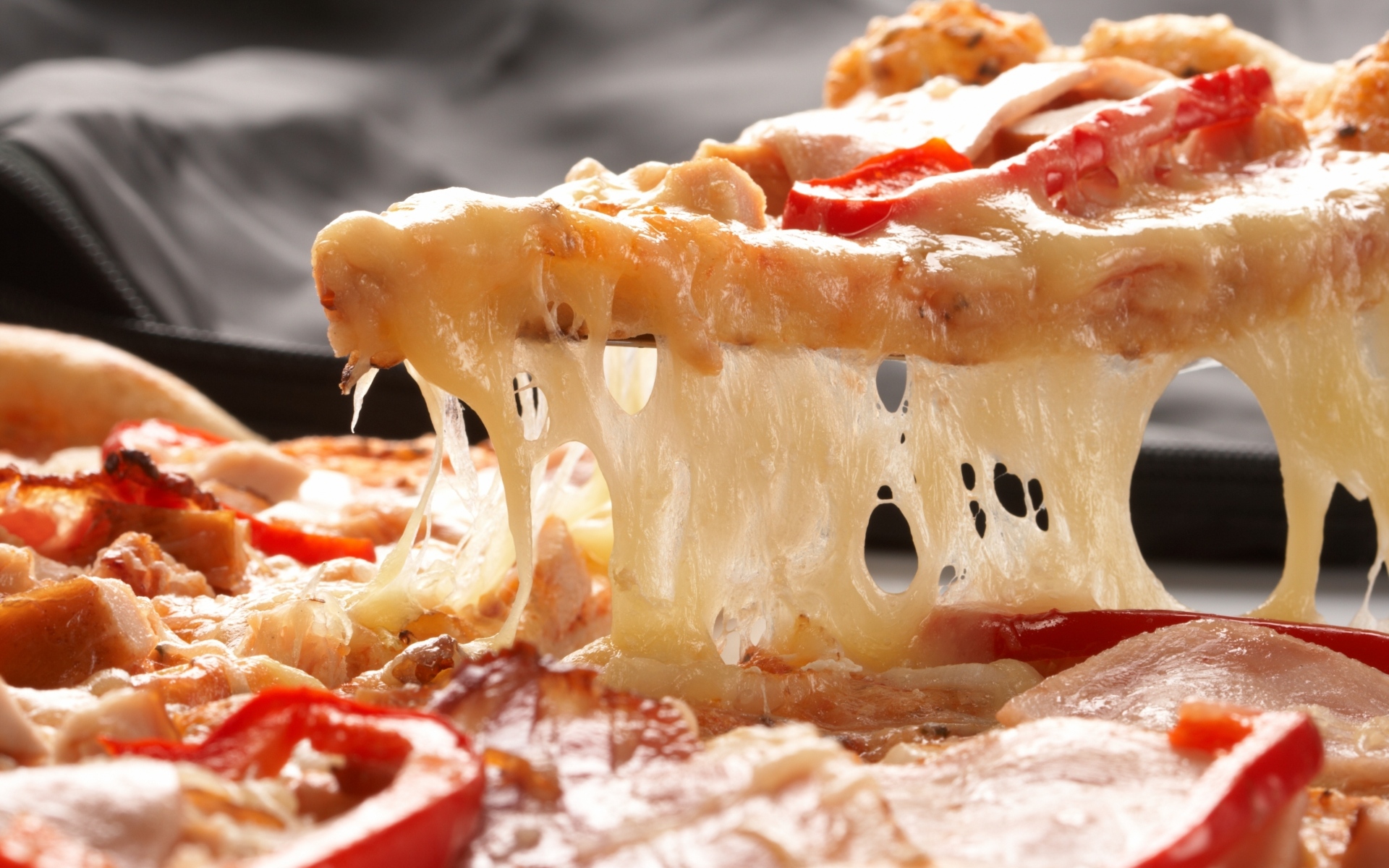 Картинки Пицца, сыр, кусок, помидоры, паприка фото и обои на рабочий стол