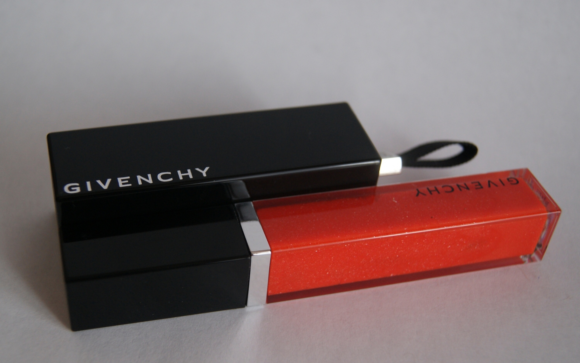 Картинки Givenchy, блеск для губ, яркий цвет фото и обои на рабочий стол