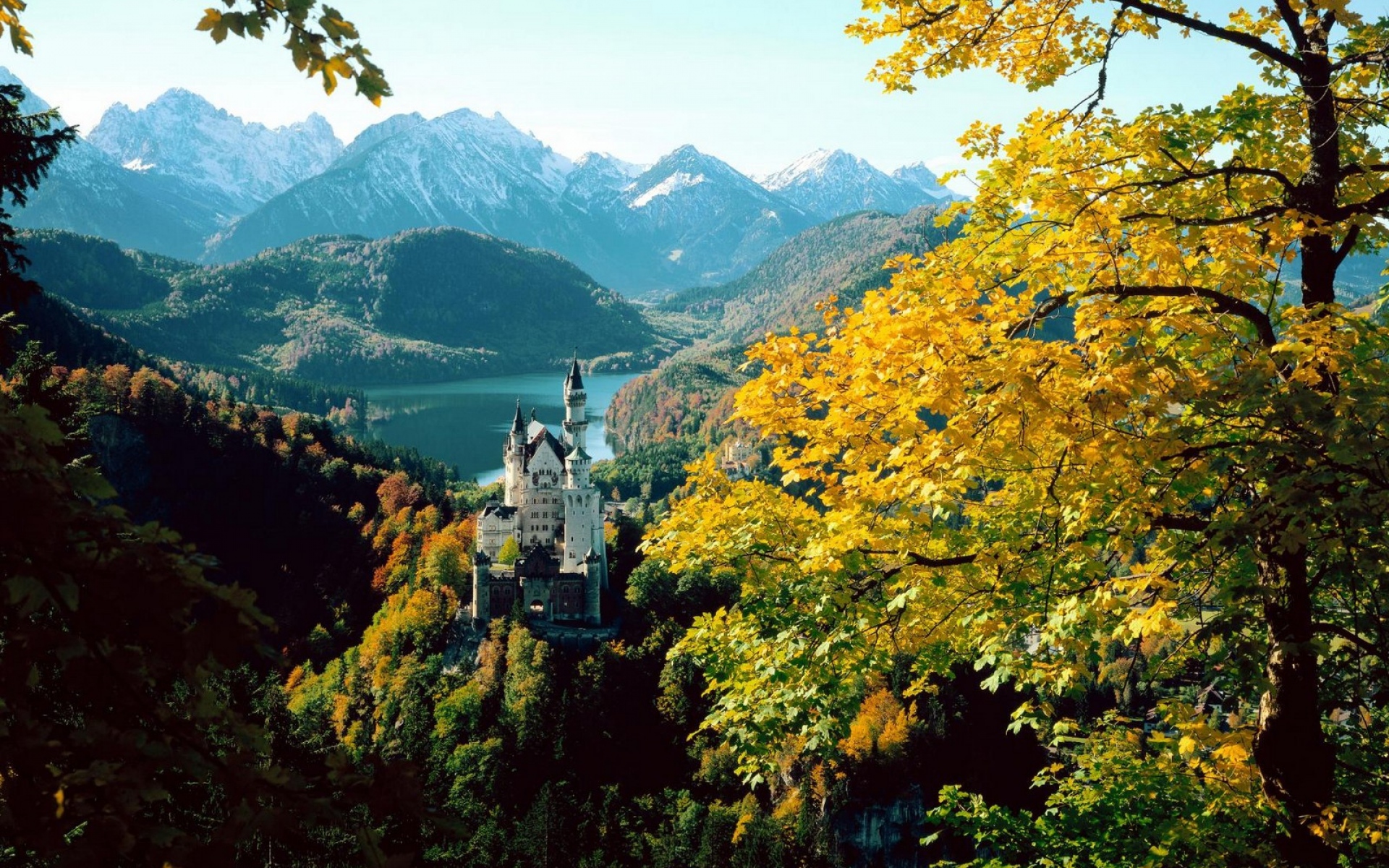 Осенние замки в Альпах Австрии