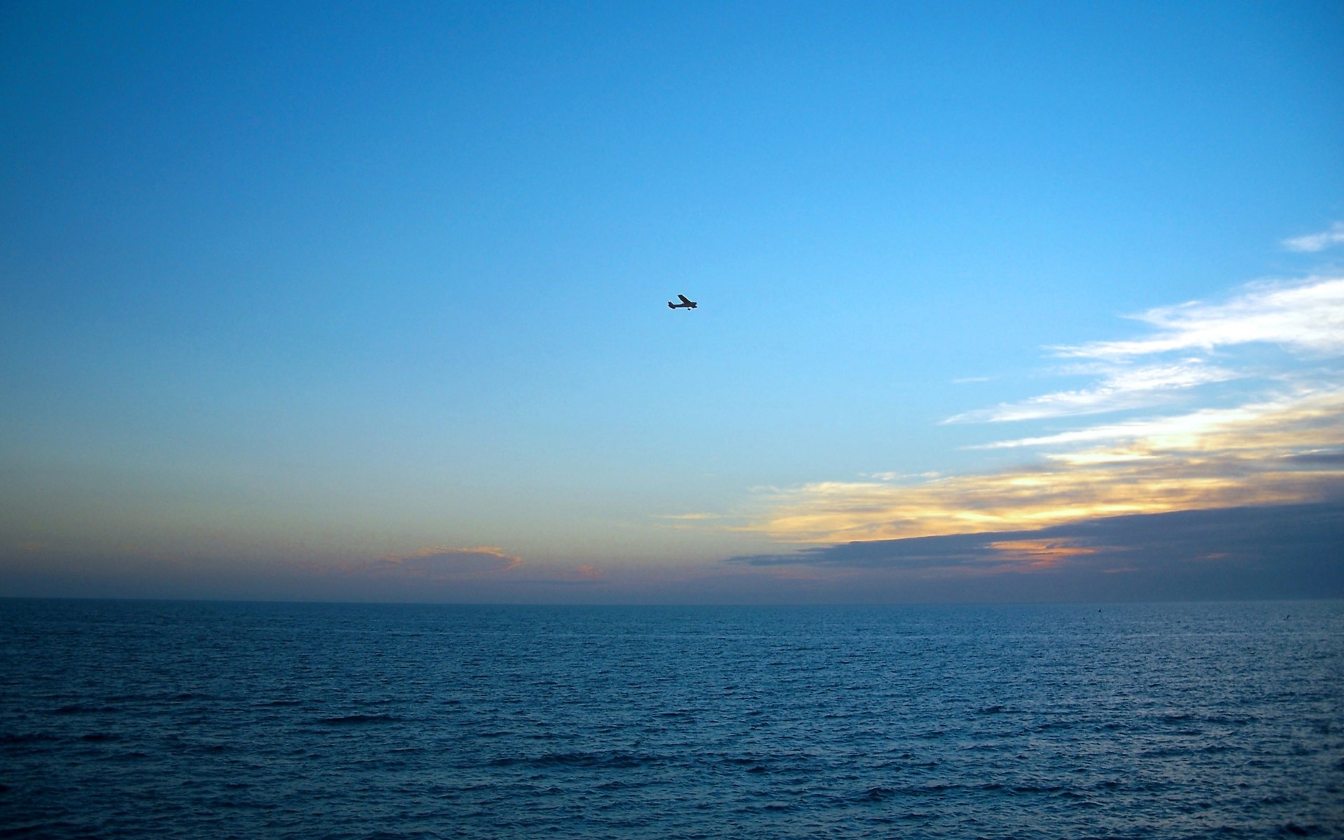 Картинки Море, самолет, высота, полет, горизонт, вечер фото и обои на рабочий стол