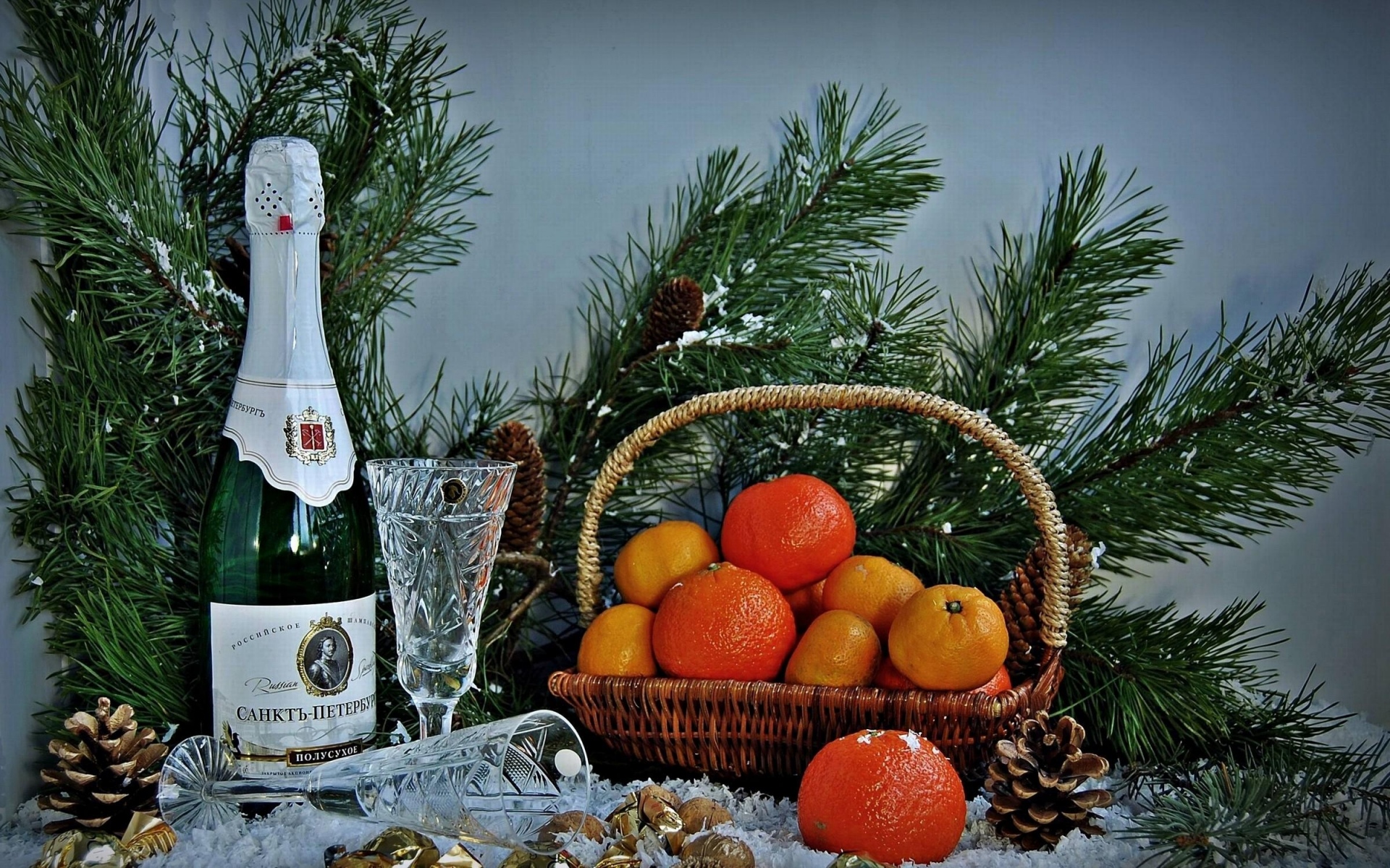 Картинки Мандарины, корзина, нитки, иглы, шампанское, очки, праздник, новый год фото и обои на рабочий стол