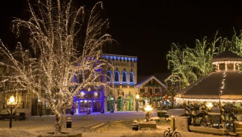 Улица, гирлянды, огни, ночь, зима, праздник, рождество, настроение
