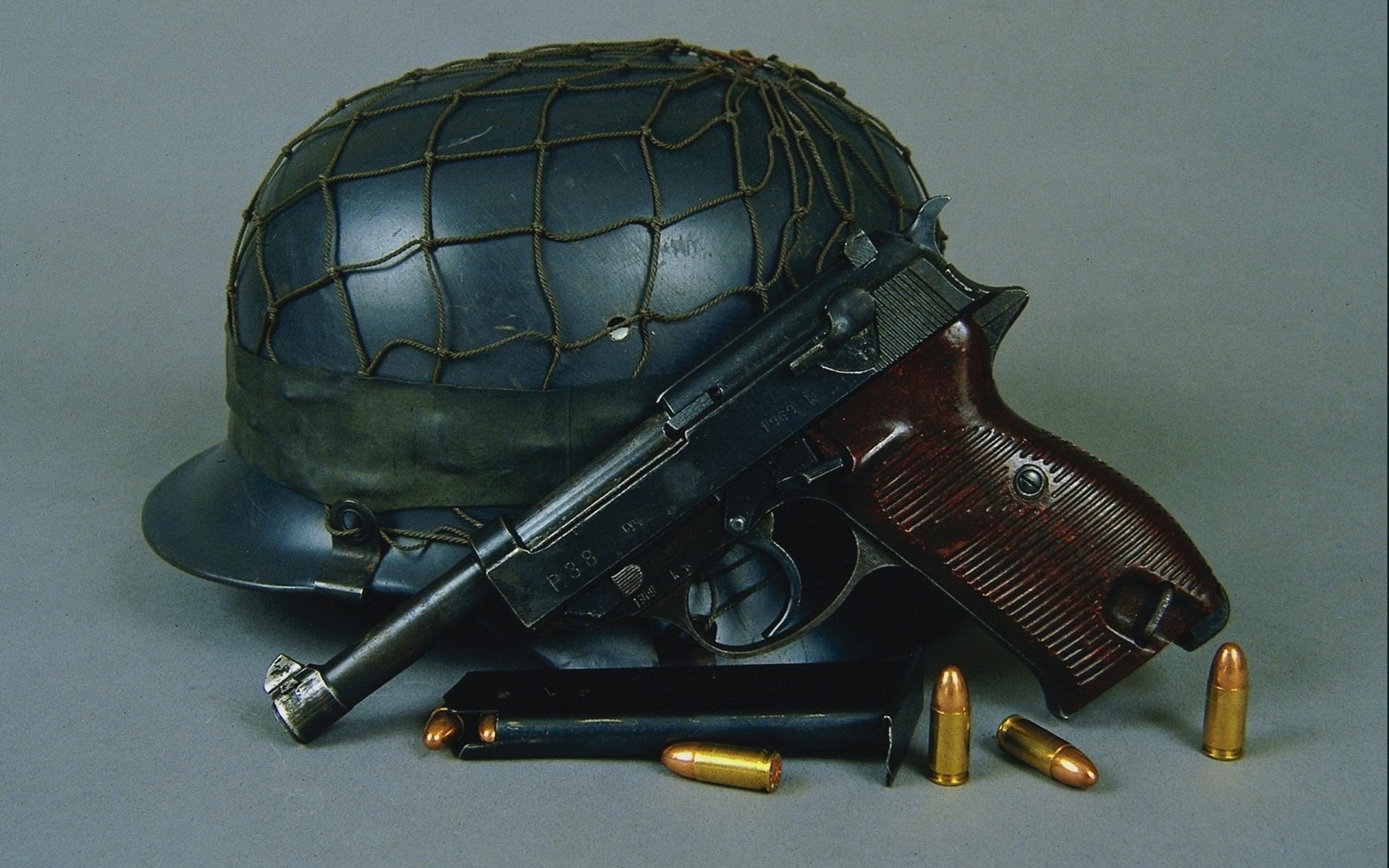 Картинки Шлем, пушка, пули, металл, военные фото и обои на рабочий стол