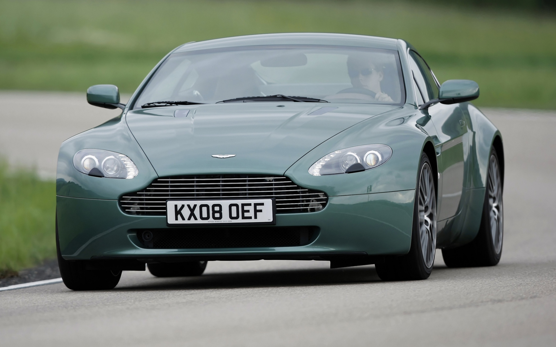 Картинки Aston martin, v8, vantage, 2008, зеленый, вид спереди, стиль фото и обои на рабочий стол