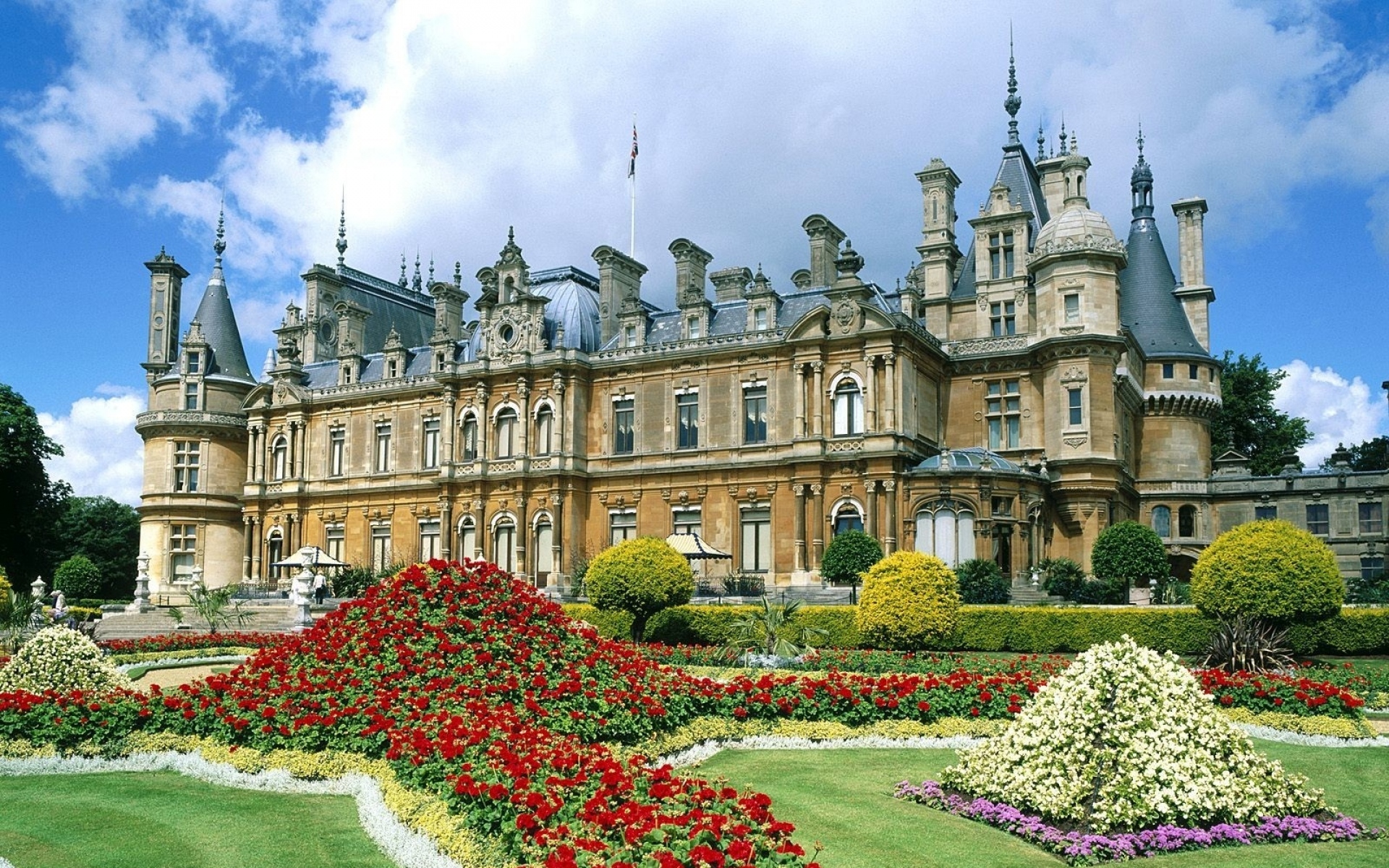 Картинки Buckinghamshire, англия, замок, красивые, цветы, архитектура фото и обои на рабочий стол