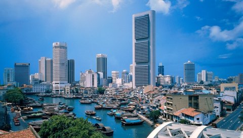 Сингапур, река, лодки, небоскребы, мегаполис