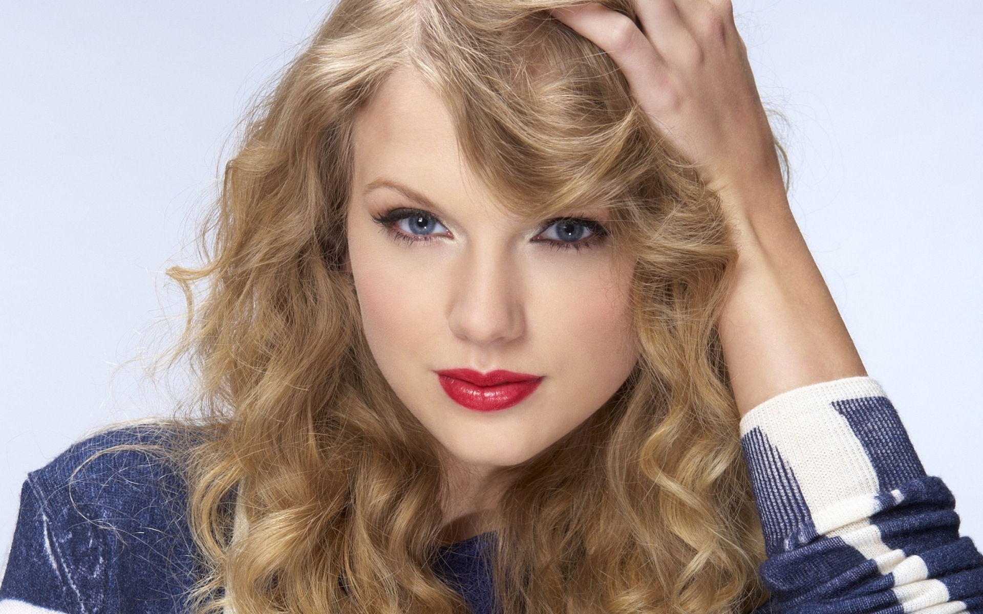 Картинки Taylor swift, блондинка, лицо, глаза, губы, макияж фото и обои на рабочий стол